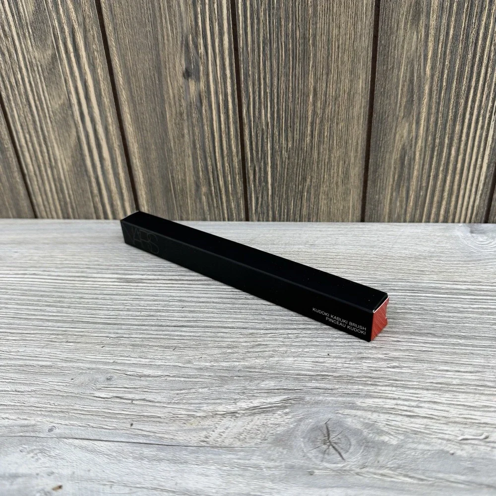 NARS Kudoki Kabuki Brush Limited Edition Makeup Brush New In Box Authentic
